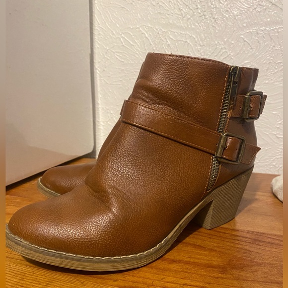Brown Ankle Boots with Heel - Picture 1 of 6